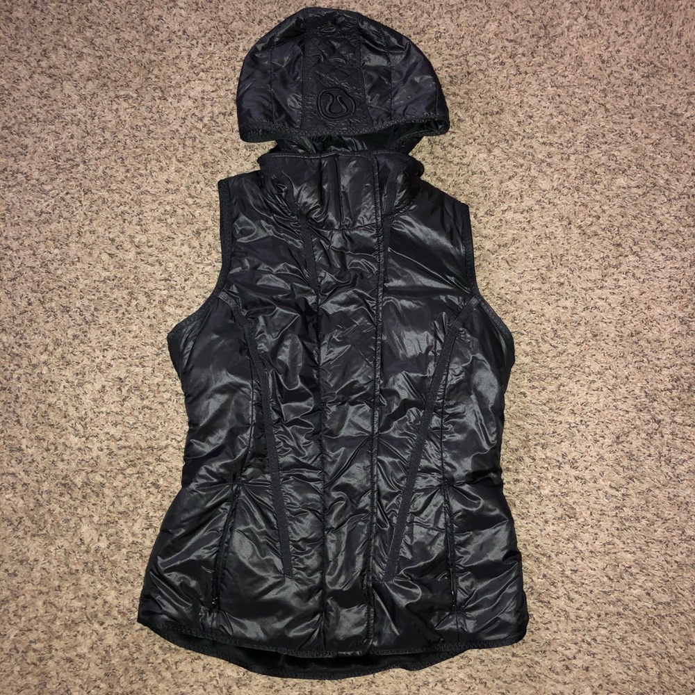 Lululemon Hooded Winter Puffer Vest NWOT 6